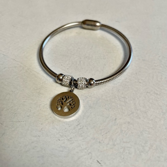 Silver tree of life magnetic closure bracelet - Picture 4 of 6